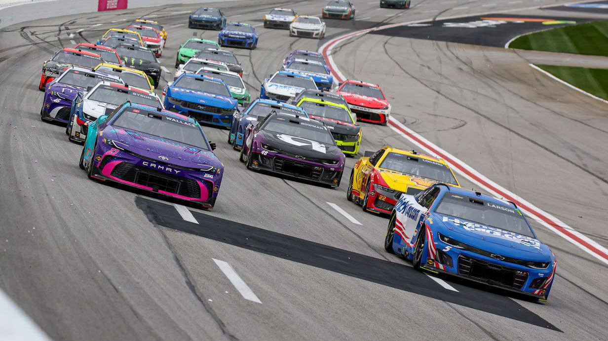 Ларсон стал чемпионом NASCAR Cup Series 2025