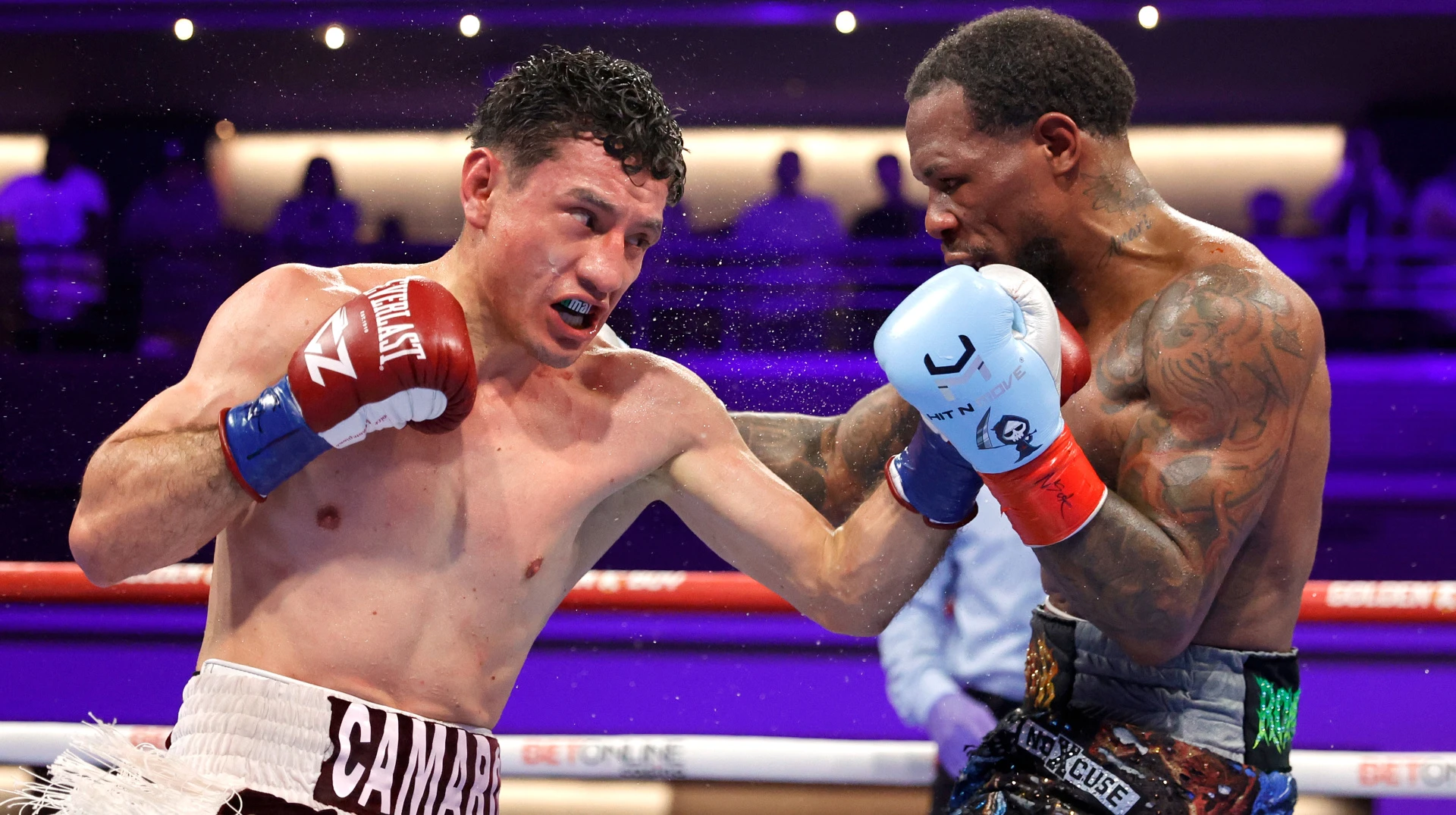 Сепеда впевнено переміг Роуча та став чемпіоном світу WBC у легкій вазі
