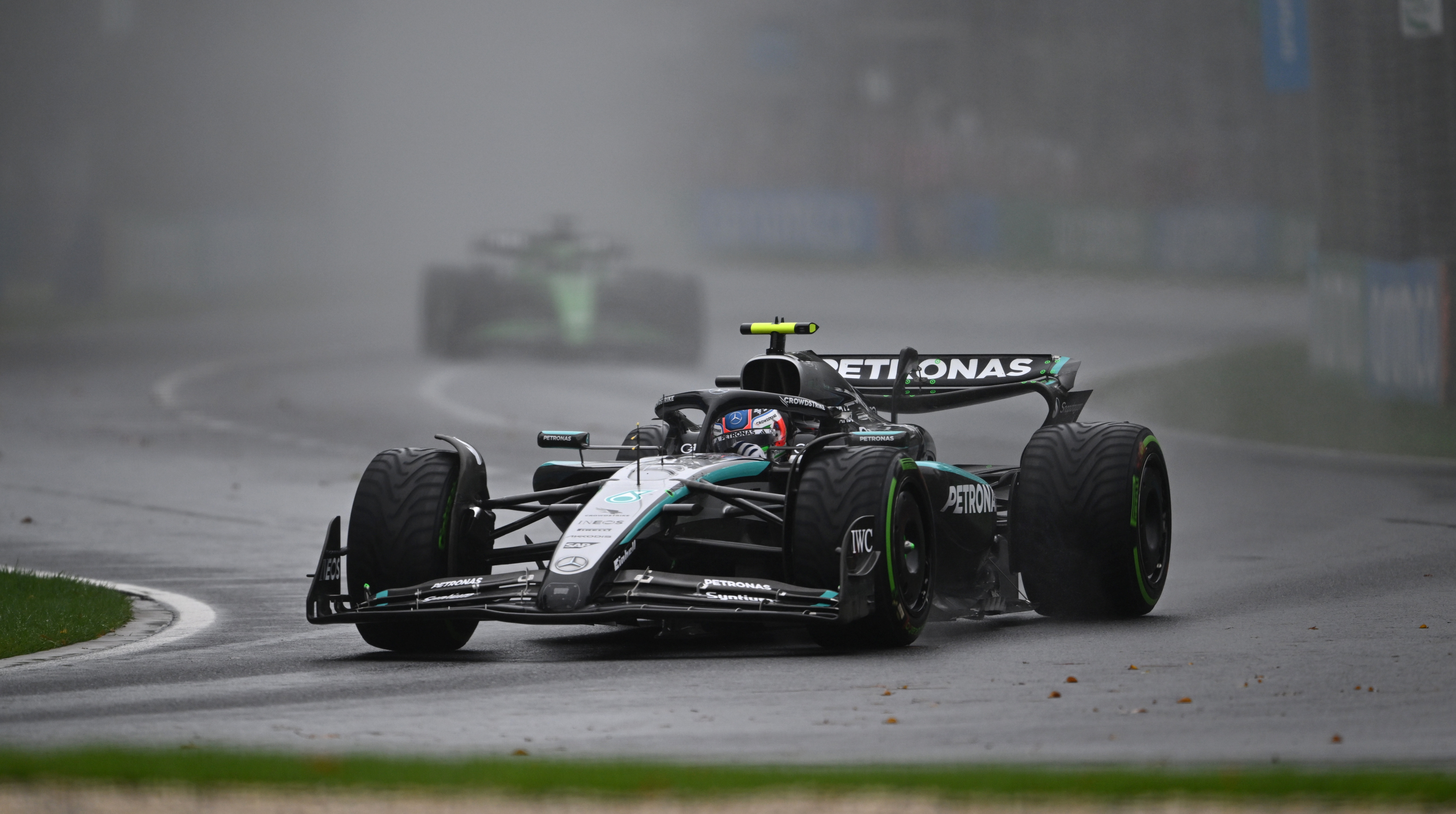 Мерседес остановил разработку болида 2025 года