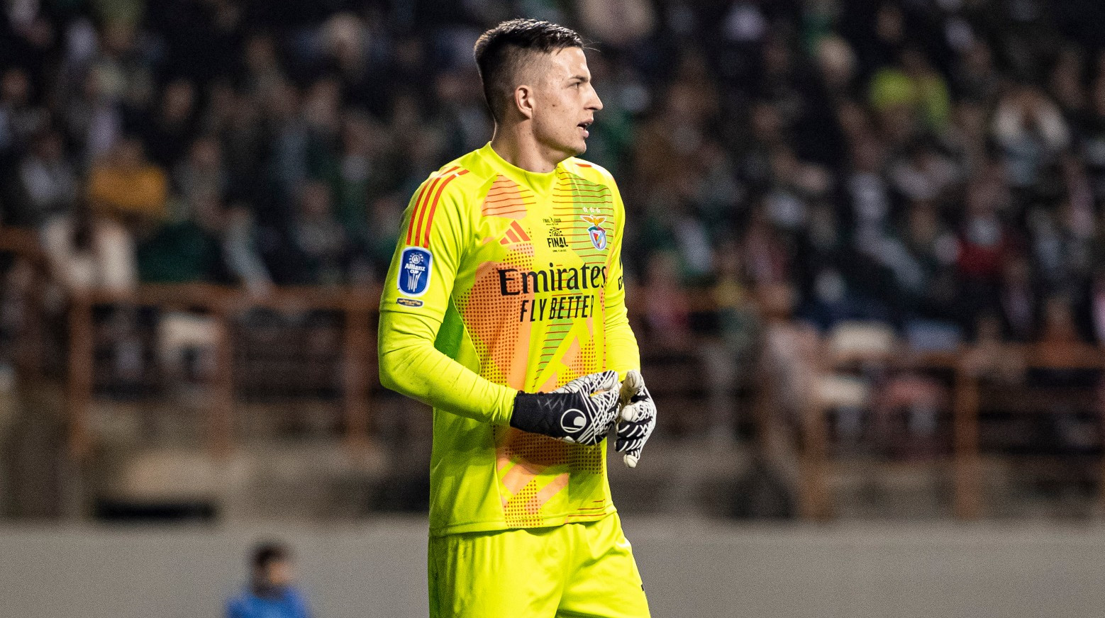 Бенфика разгромила Гимарайнш в чемпионате Португалии: известны оценки Трубина и Судакова