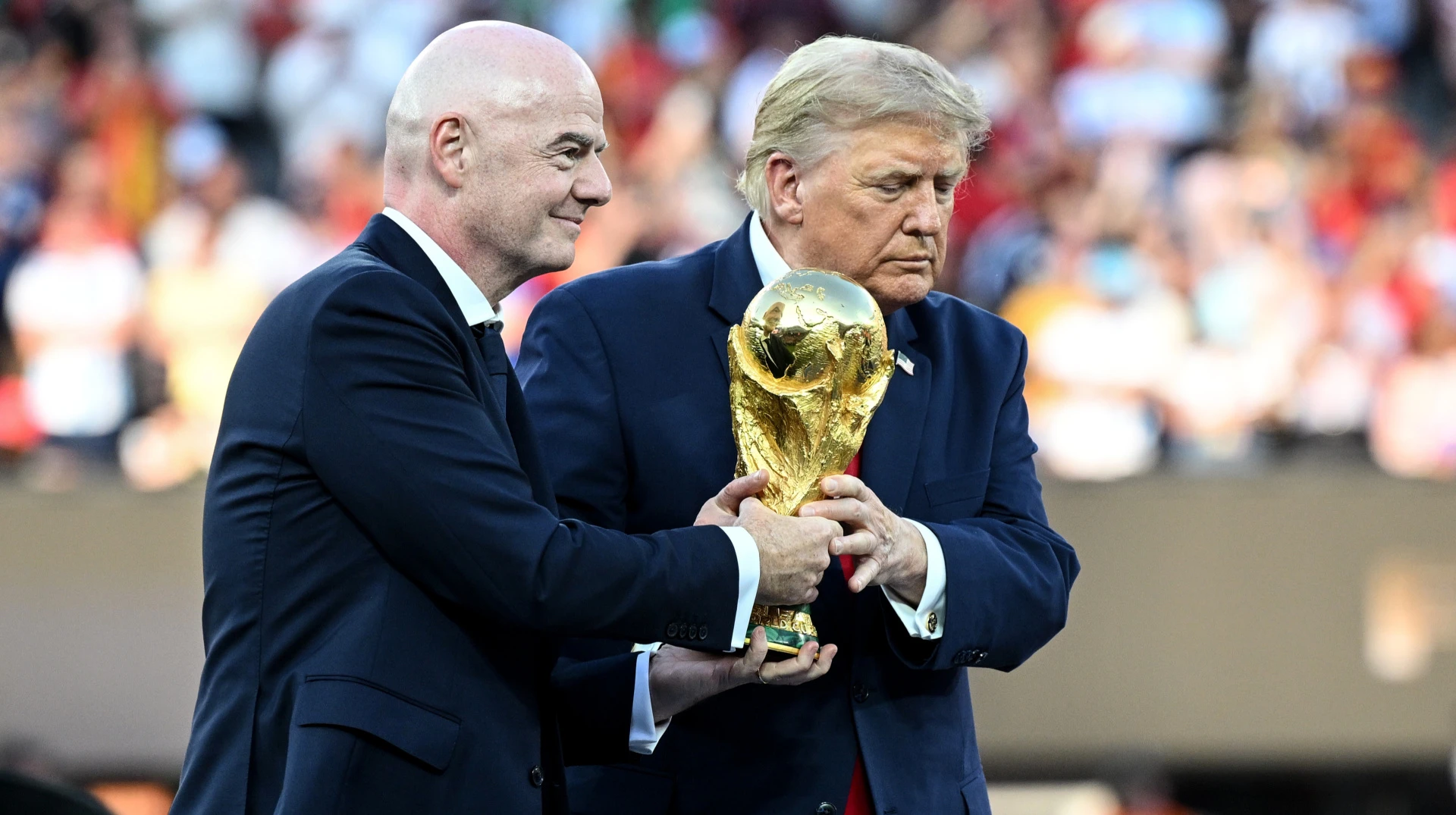 Продати футбол Трампу: як Джанні Інфантіно заробив 10 млрд, проте повис на волосині