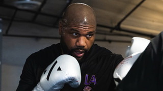 Глядачі волали від жаху: син легенди ММА жорстоко побив реслера під час шоу