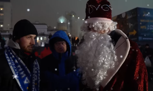 Мілевський у костюмі Діда Мороза роздав подарунки біля Олімпійського