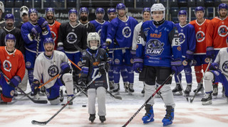 Как шотландский хоккейный клуб помогает украинцам
