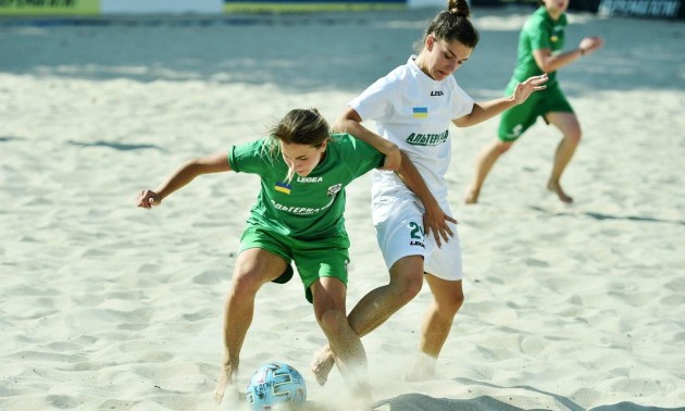 Фінал жіночого чемпіонату Києва з пляжного футболу вже в неділю