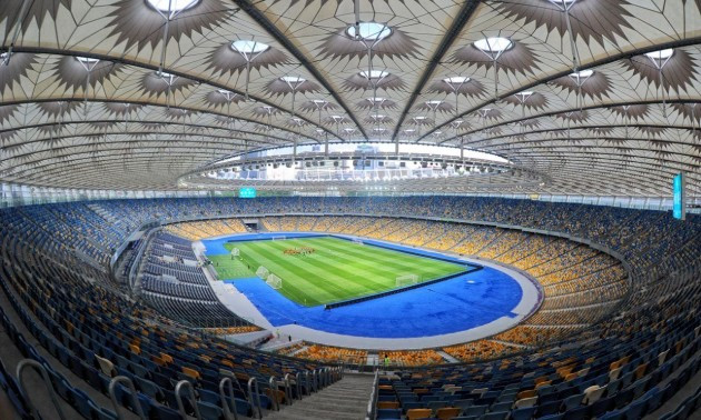 В Україні хочуть повернути уболівальників на стадіони