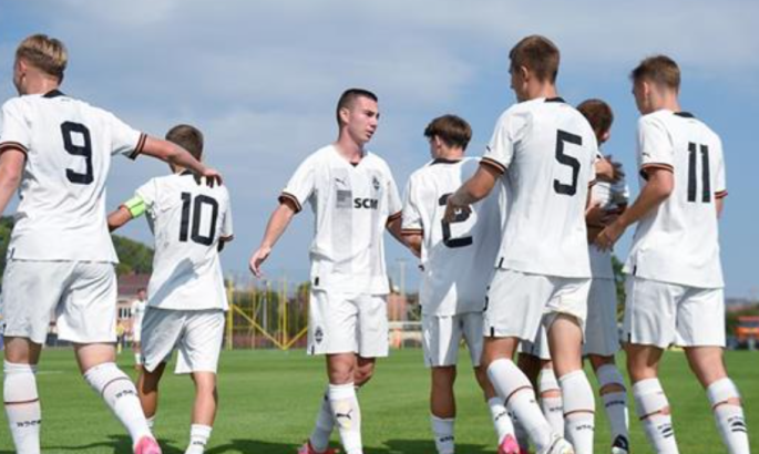 Федецький знищив гравця Шахтаря, який втік у росію