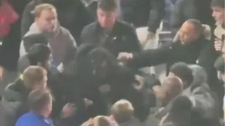 Снова драка в Англии: фанаты Вест Хэма атаковали болельщиков Арсенала