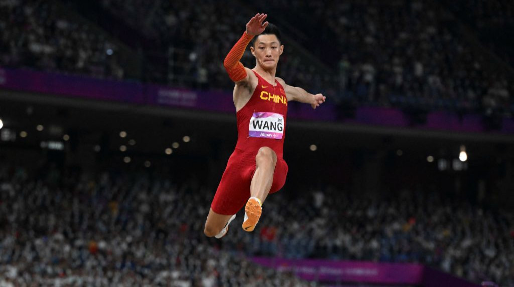 Чемпіон світу зі стрибків у довжину довів, що випадково вдихнув заборонений препарат