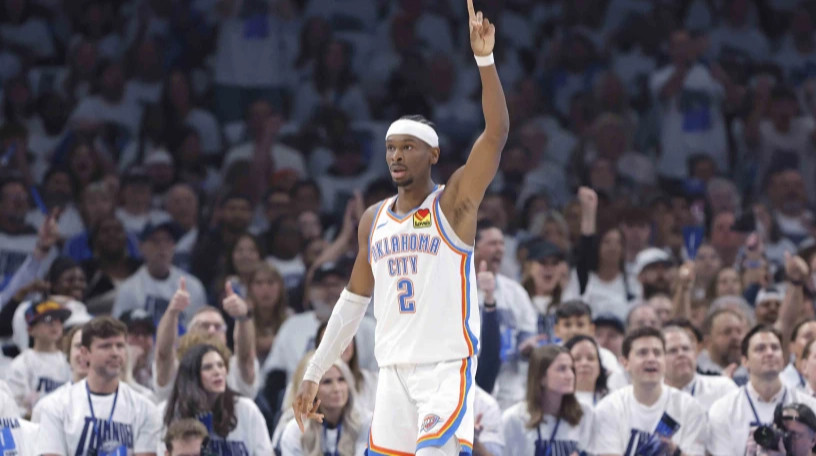 Лучшему игроку сезона НБА вручили ключи от его родного города