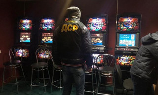 Поліція закрила майже 5300 гральних закладів по всій країні