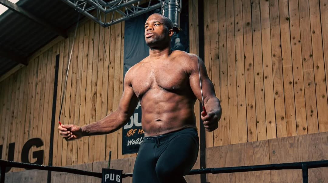 Дюбуа зазіхнув на чемпіонський пояс Вордлі