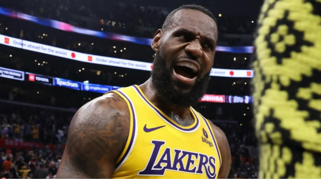 ЛеБрон Джеймс