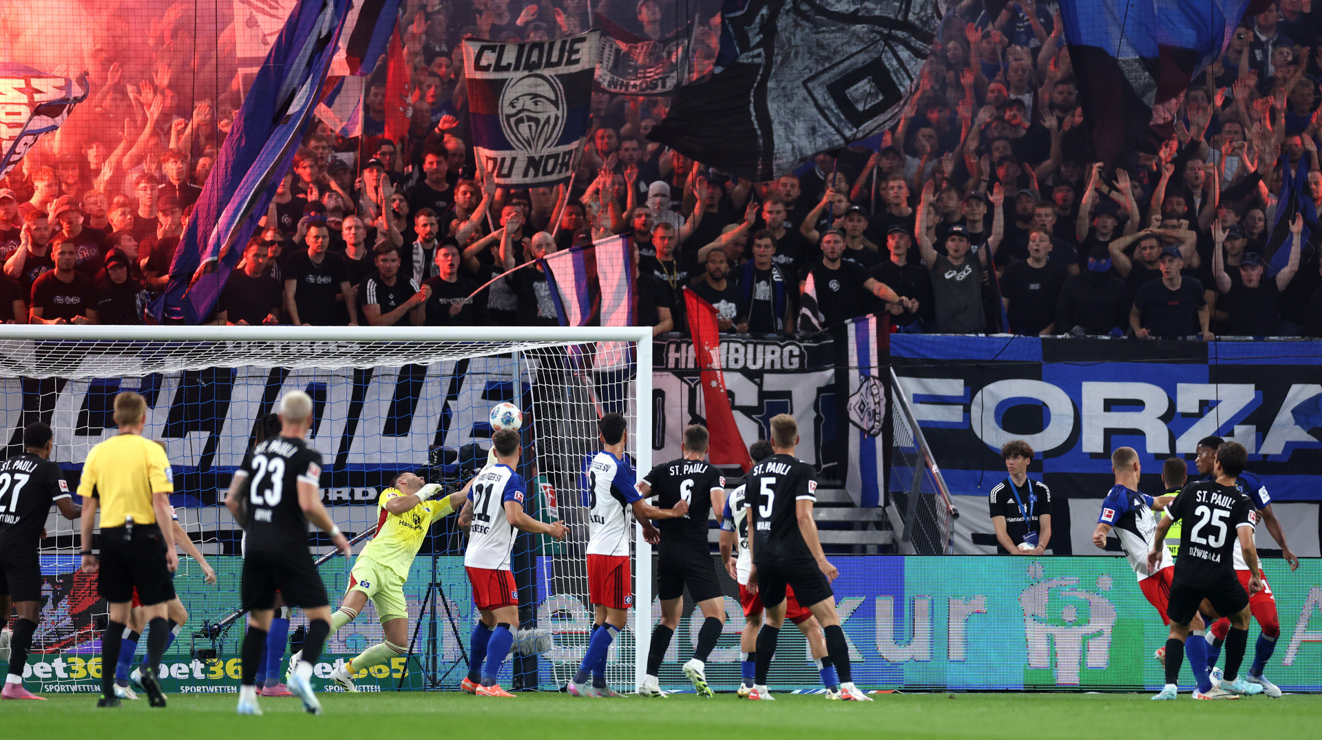 Пока одни выигрывали КЕЧ, другие захватывали трущобы: дерби Гамбурга - битва культур и немного футбола