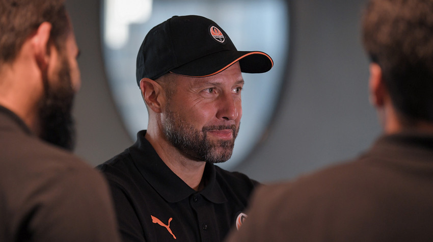 Екснаставник Шахтаря, Дніпра-1 та Карпат близький до звільнення з європейського клубу