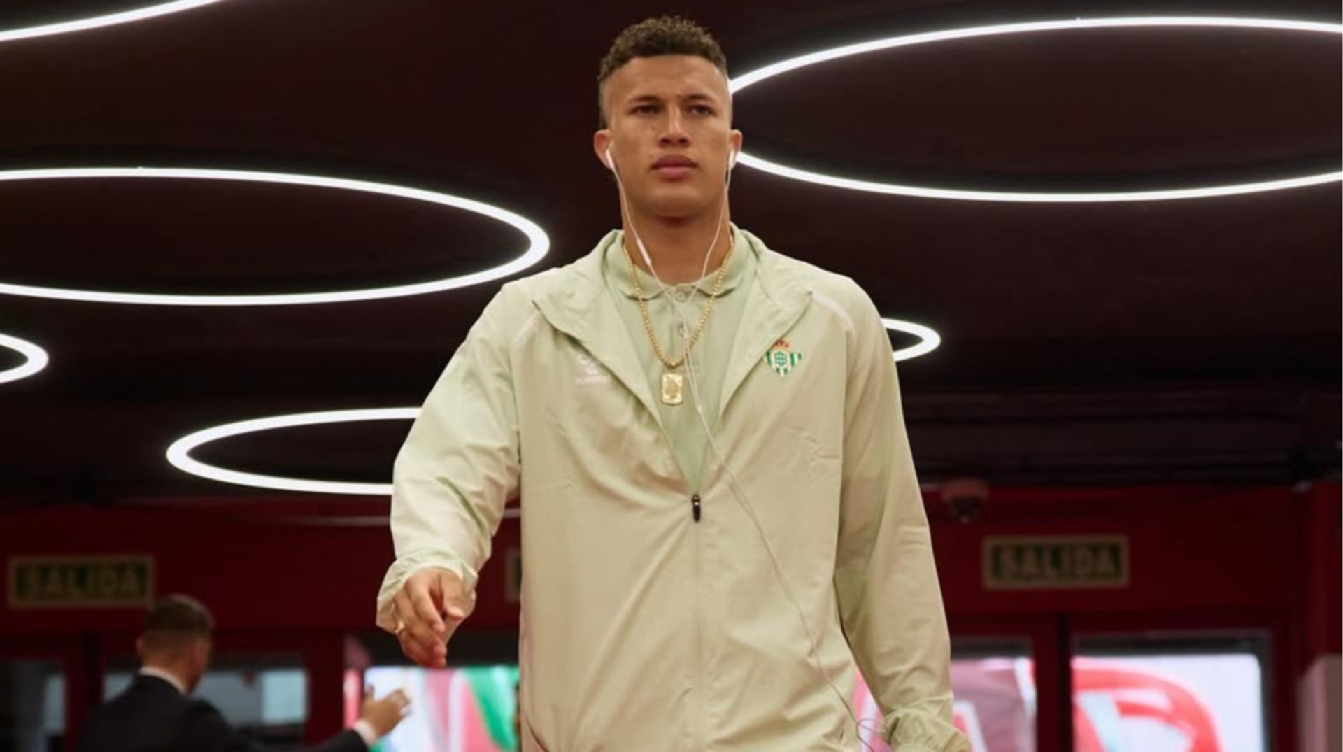 Іспанський клуб вилучив гравця зі складу через чутки про роман із донькою директора