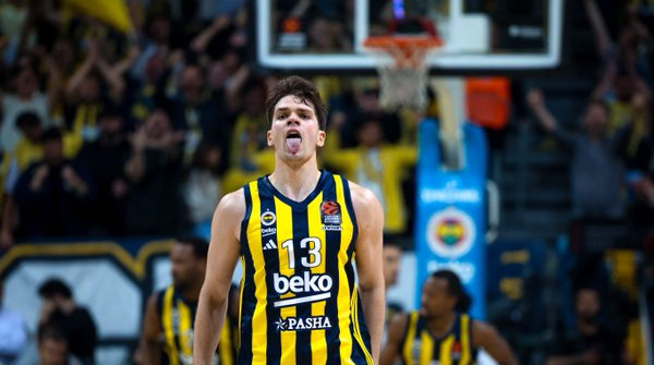 Плейоф Евролиги: Фенербахче удвоил преимущество над Парижем, Панатинаикос сенсационно проиграл Анадолу Эфесу