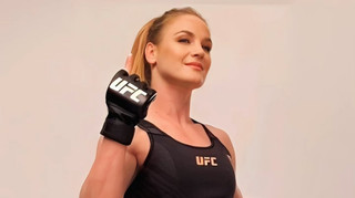 Першою зібрала рубіни на поясі: чемпіонка UFC з Киргизстану встановила унікальне досягнення
