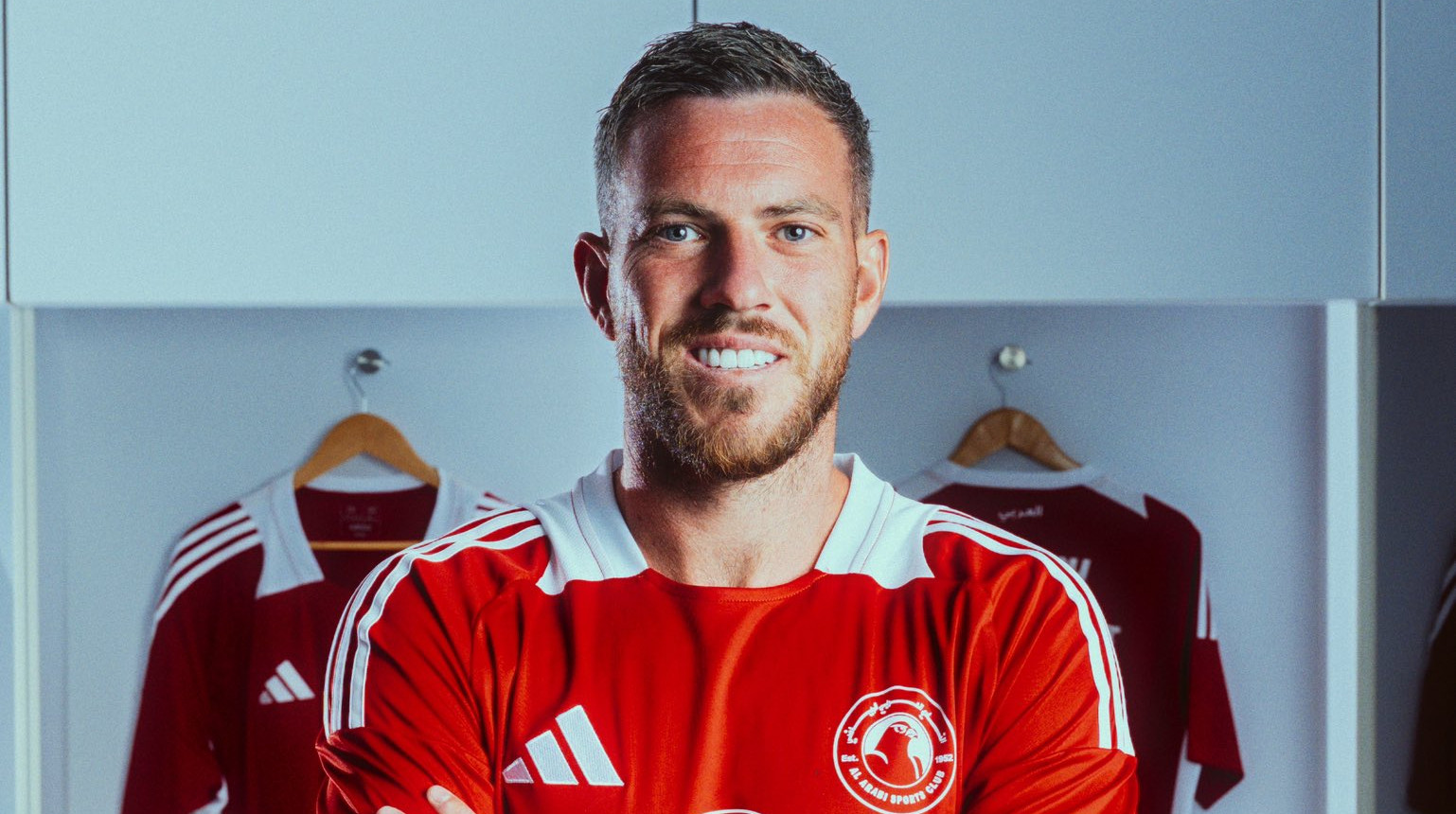 Лион продал именитого хавбека в катарский клуб