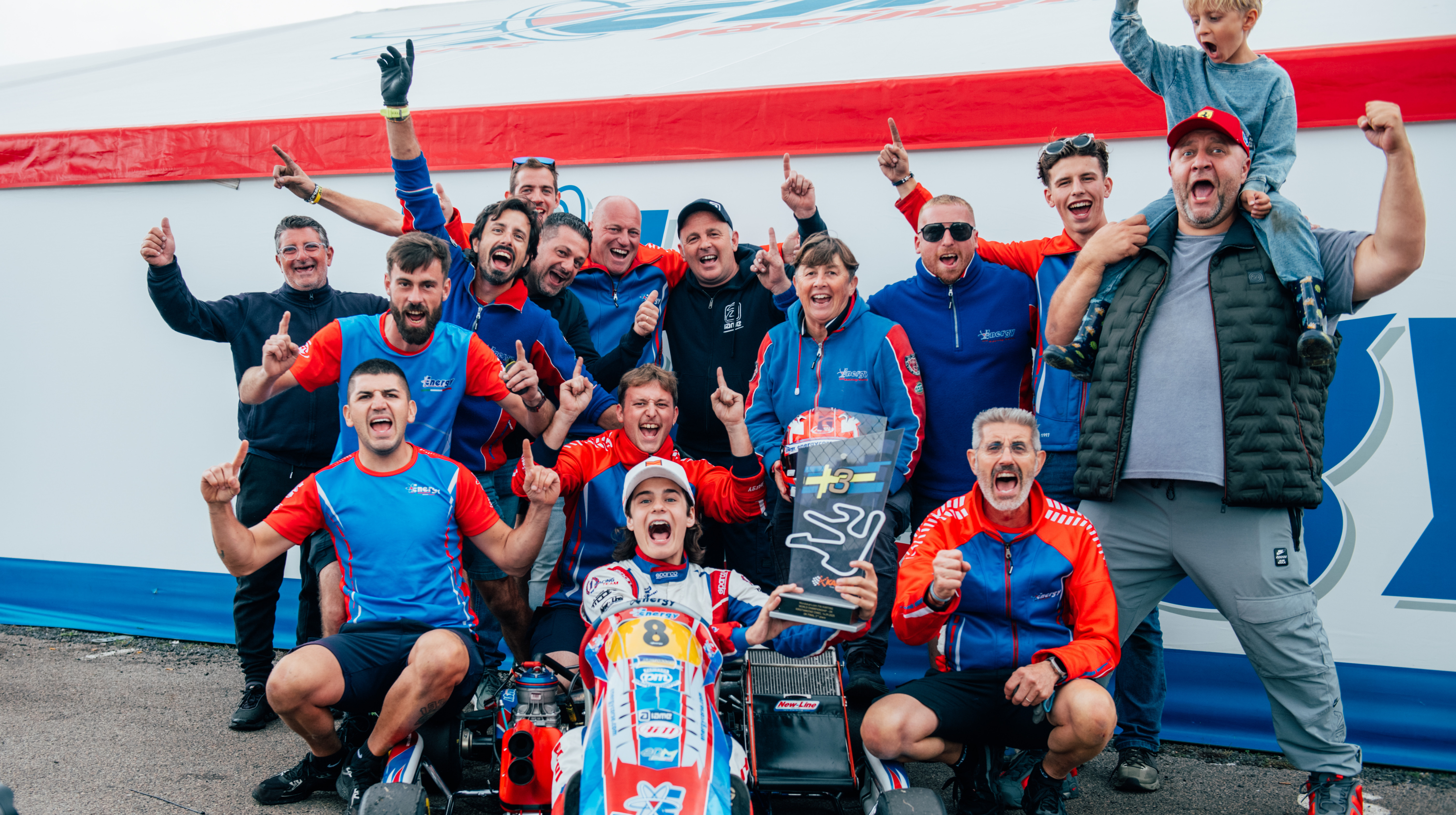 Син відомого коміка посів 3 місце на чемпіонаті світу з картингу