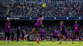 Емоційне повернення: на Камп Ноу відбулося перше тренування Барселони після реконструкції