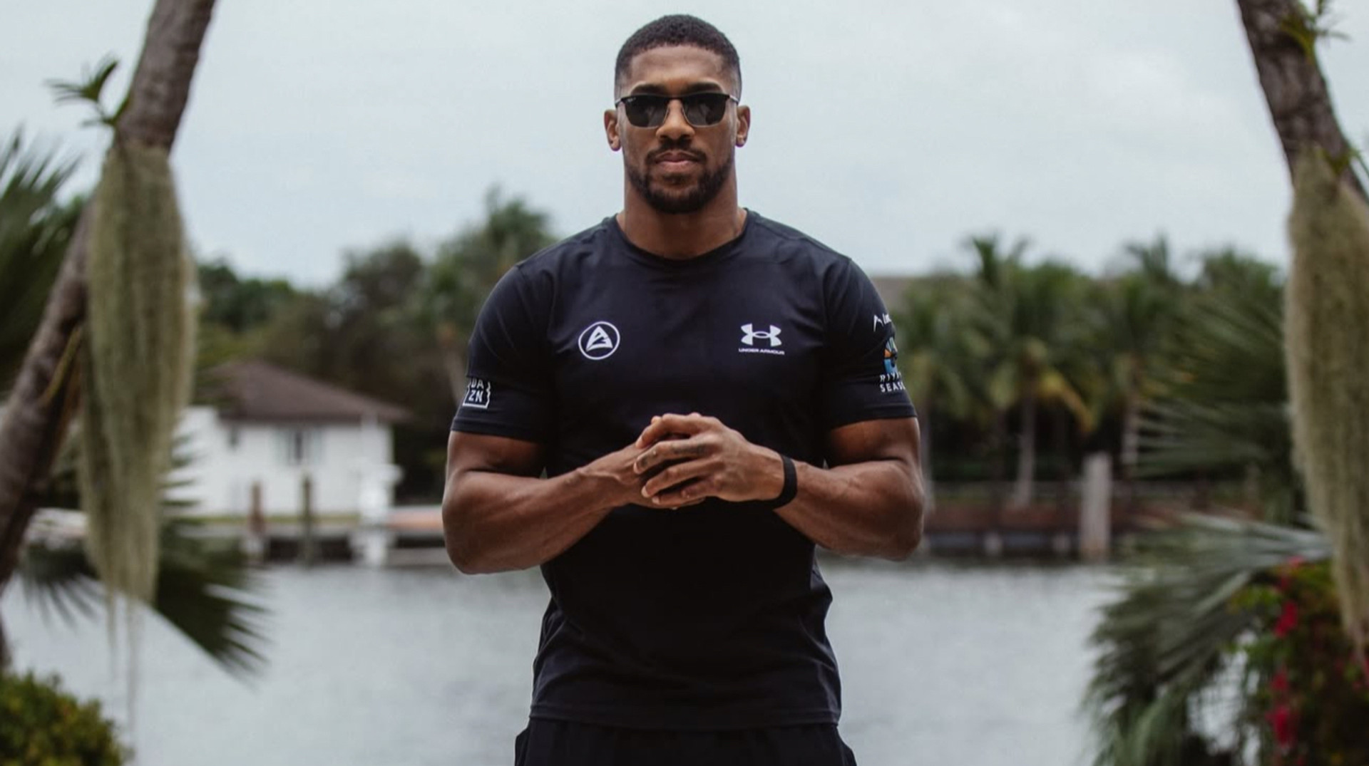 Джошуа розірвав пресконференцію після бою з Джейком Полом кумедними пародіями на Усика і Ф'юрі