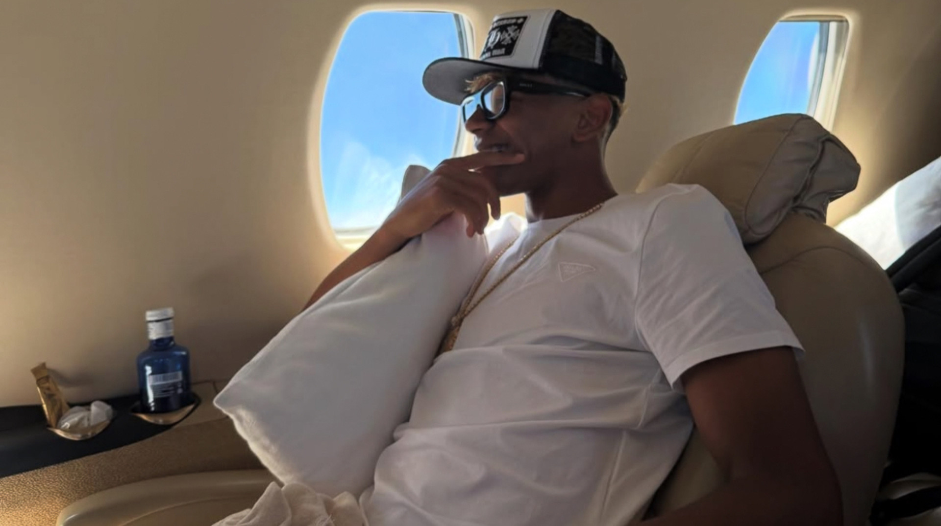 Захоплювався нею ще у 13 років: фанати знайшли коментар Ямала під старим фото скандальної моделі