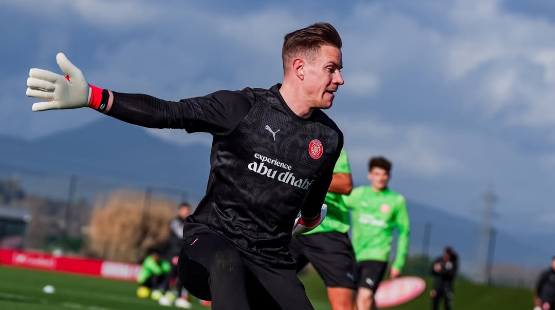 Придется делать операцию, – тер Штеген сообщил, когда вернется на поле