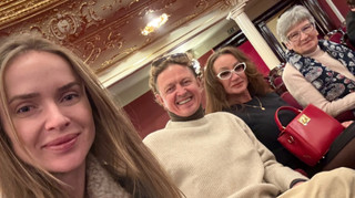 Сімейна ідилія: Світоліна поділилася милим фото з рідними з оперного театру в Одесі