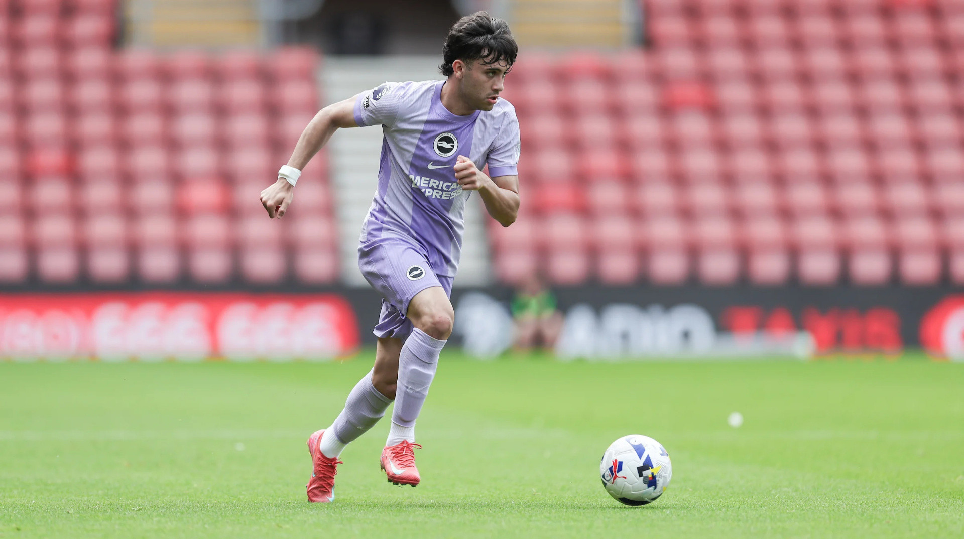 Півзахисник Брайтона продовжить сезон у Лідсі