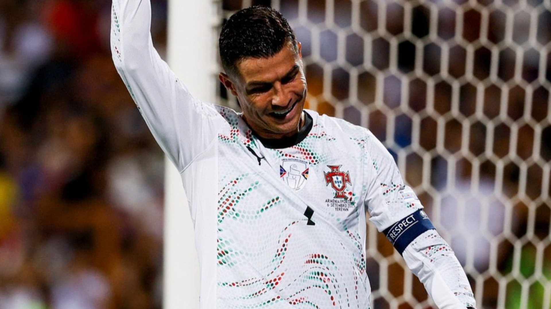 Роналду зворушився під час гімну у Вірменії: хлопчик з порушенням слуху вразив легенду