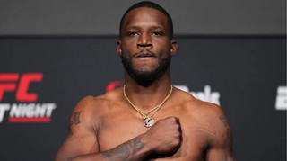 Скандал на турнірі Макгрегора: боєць вийшов у ринг з електронним браслетом на нозі