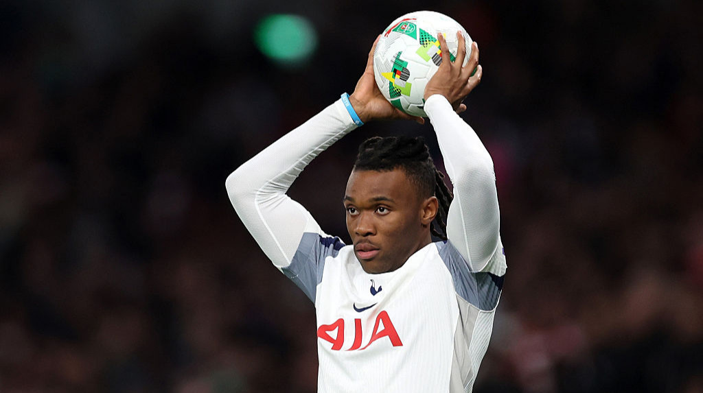 Захиснику Тоттенгема погрожували вогнепальною зброєю