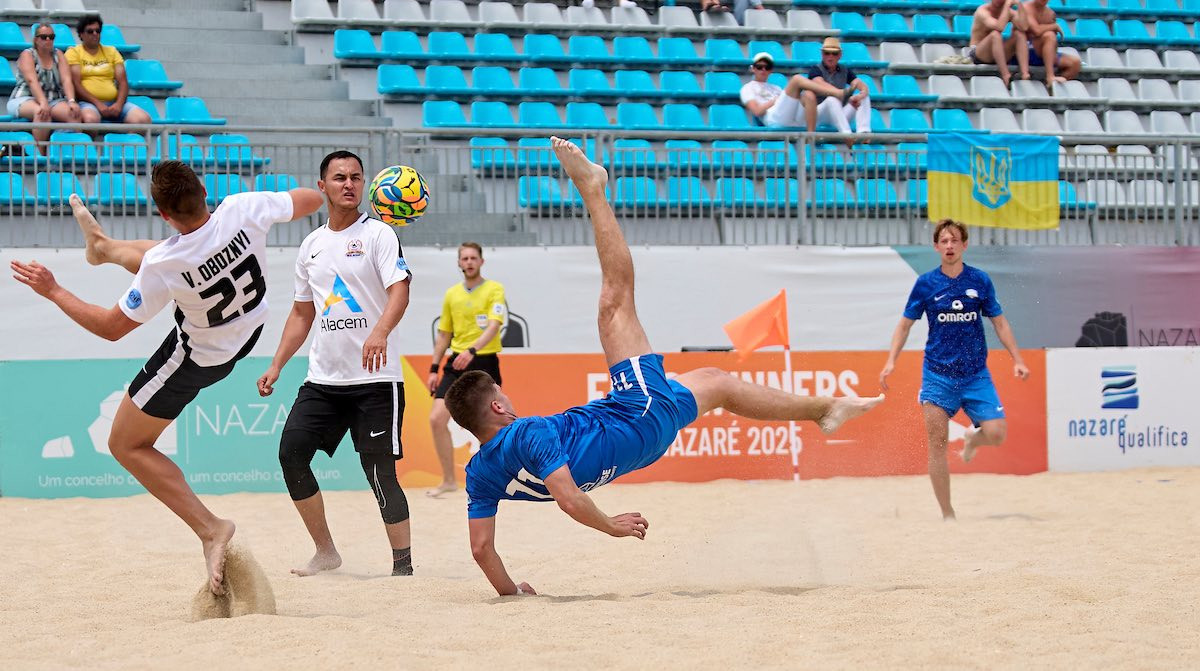 Киевляне разгромили греческий Наполи в 1/8 финала Кубка чемпионов