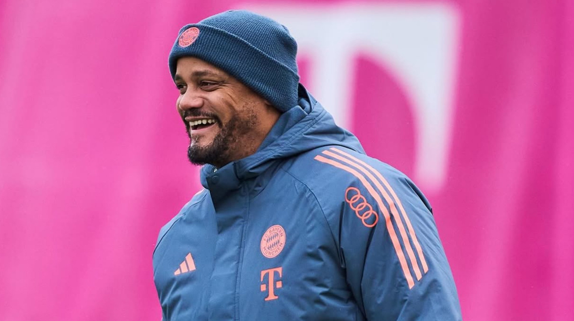 Обмін презентами: Компані розчулив мережу, подарувавши куртку юному фанату Баварії