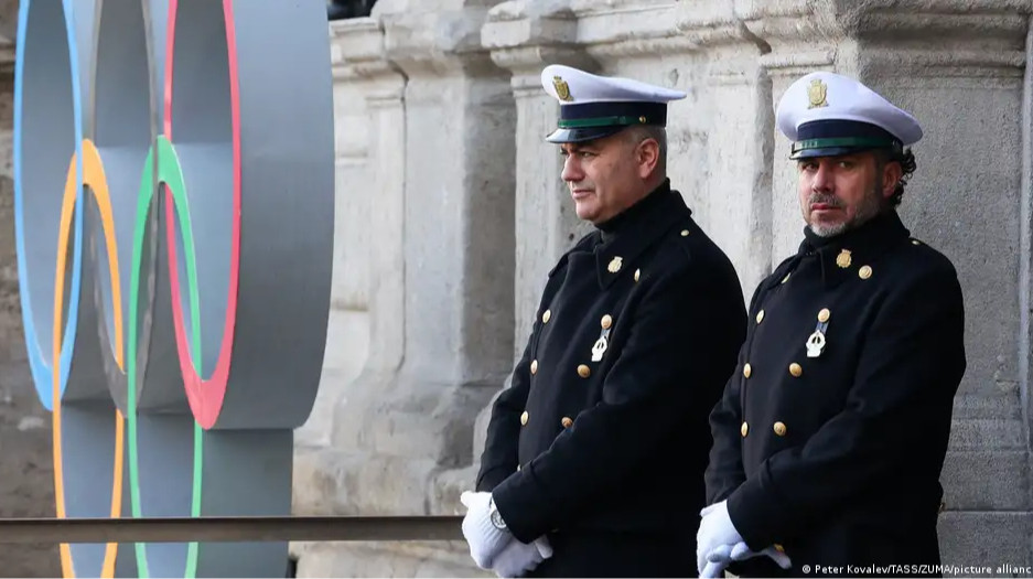 В'язниця замість хокейного матчу: на ОІ-2026 затримали чоловіка, який 16 років переховувався від поліції