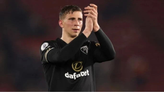 СМИ назвали зарплату Забарного в ПСЖ