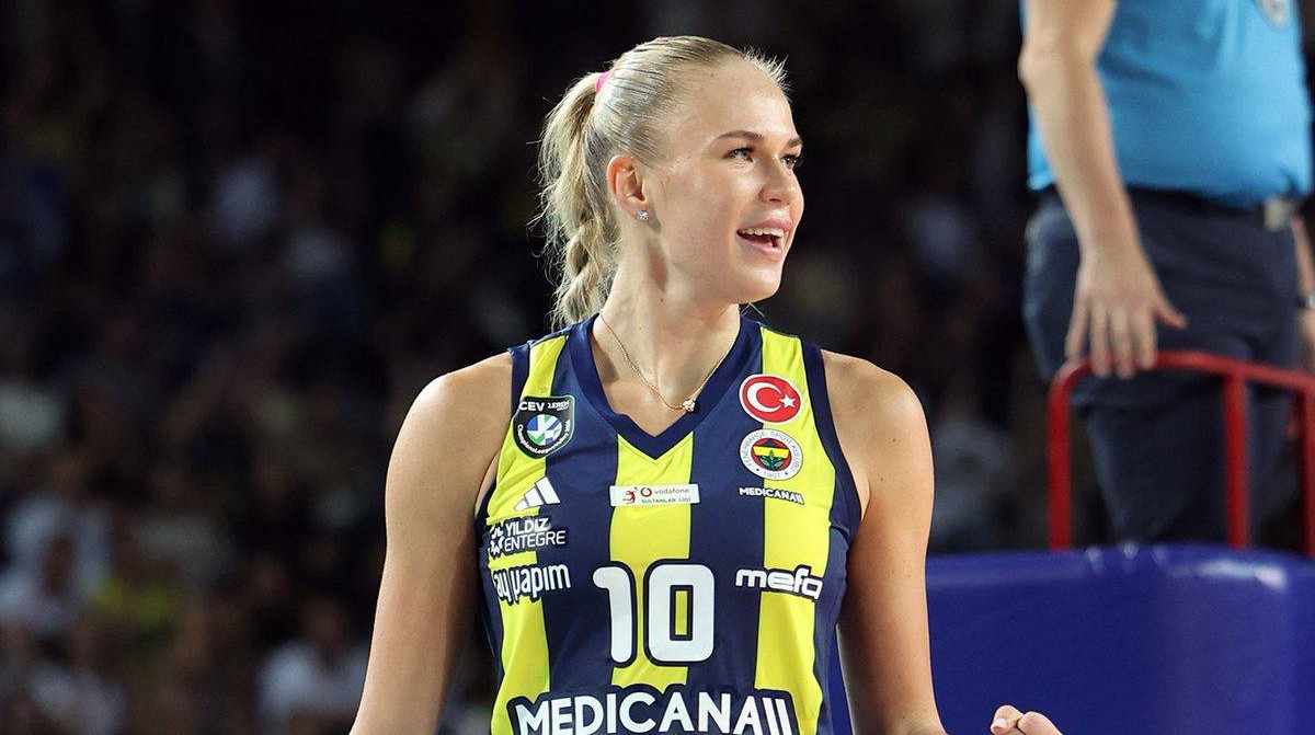 Російській волейболістці Фенербахче відмовили у в'їзді в Польщу – вона не зіграє у матчі Ліги чемпіонів