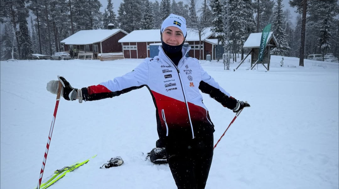 30 секунд с одной лыжей. Андерссон потерпела эпическое падение во время эстафеты на Олимпиаде 2026 года