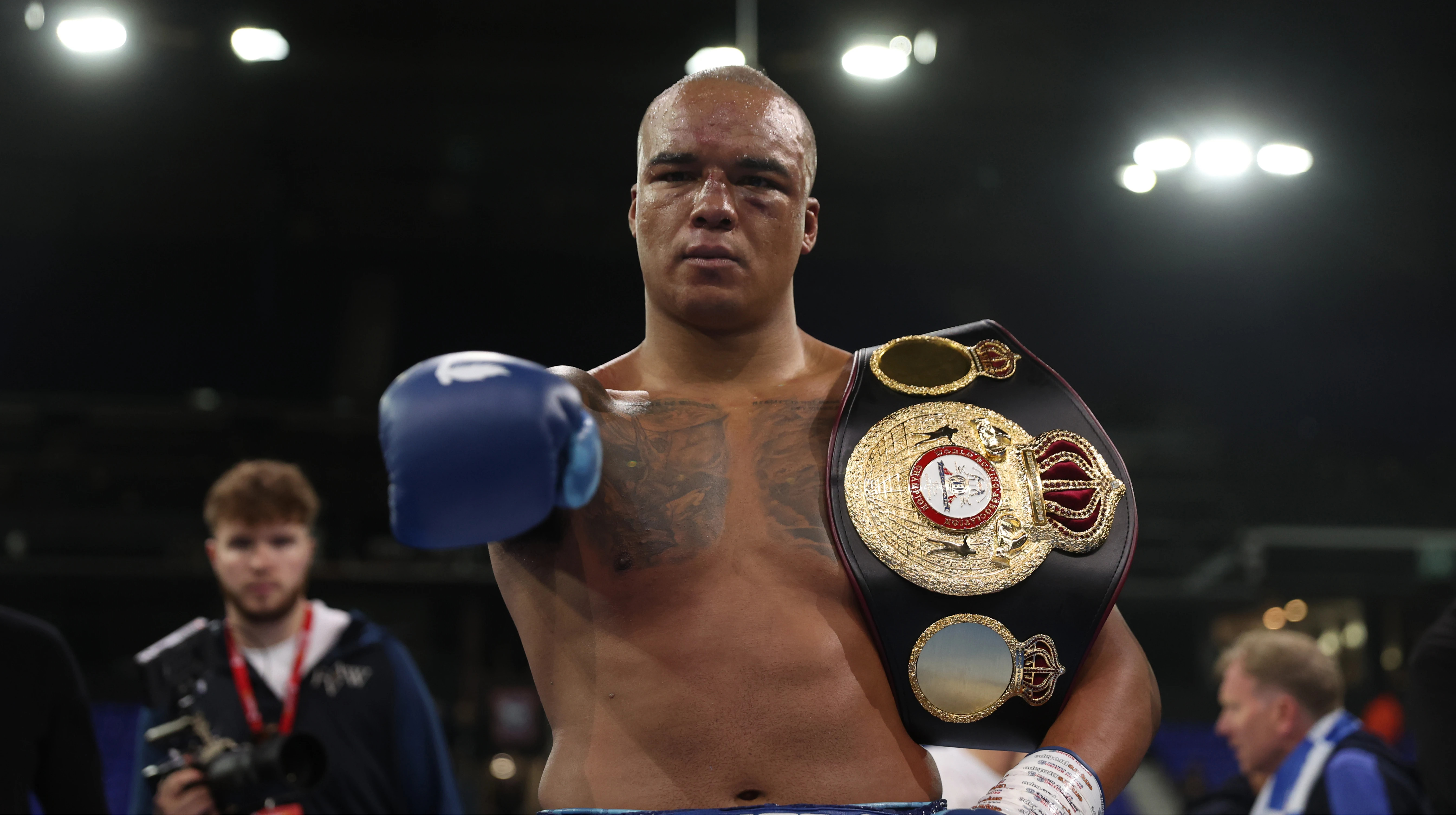 Определился фаворит на бой с Паркером