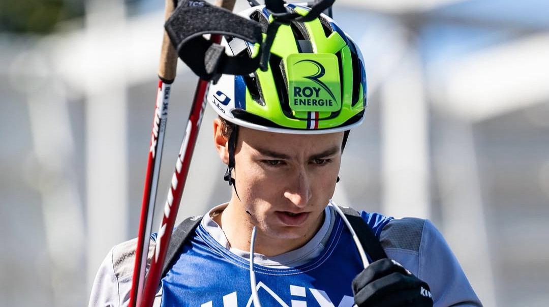 Пішов у далекі гори: французький біатлоніст показав, як штурмує засніжені скелі