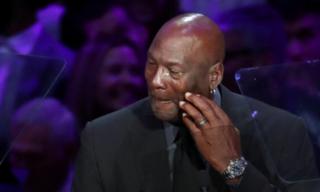 Майкл Джордан розплакався під час промови на церемонії прощання з Браянтом