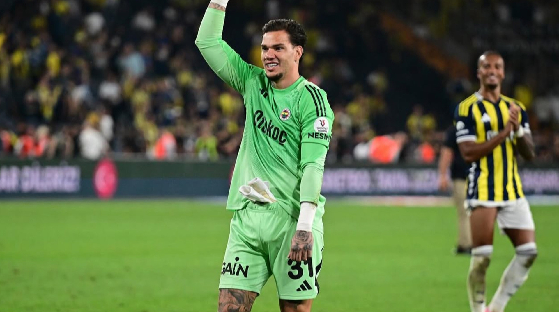 В лучших турецких традициях: бывшая звезда Ман Сити отпраздновал победу в матче вкусным кебабом