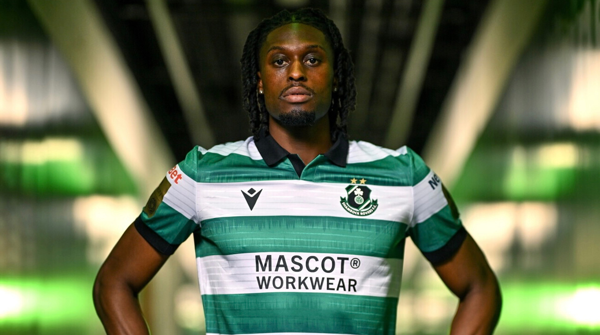 Любить дивитися на чорних ципочок: ірландський клуб епічно провалився на презентації новачка