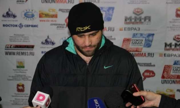 Чемпіон Європи з MMA побив поліцейських в Росії