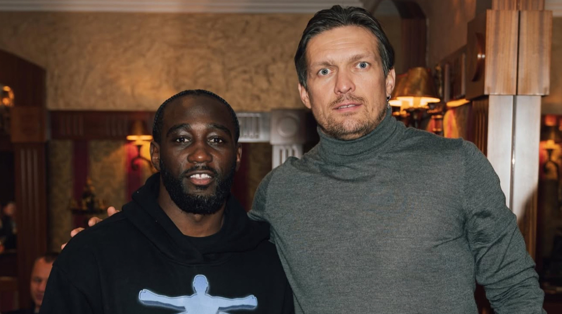 Назвав братом і захотів поборотися: Усик зустрівся з Кроуфордом в Узбекистані