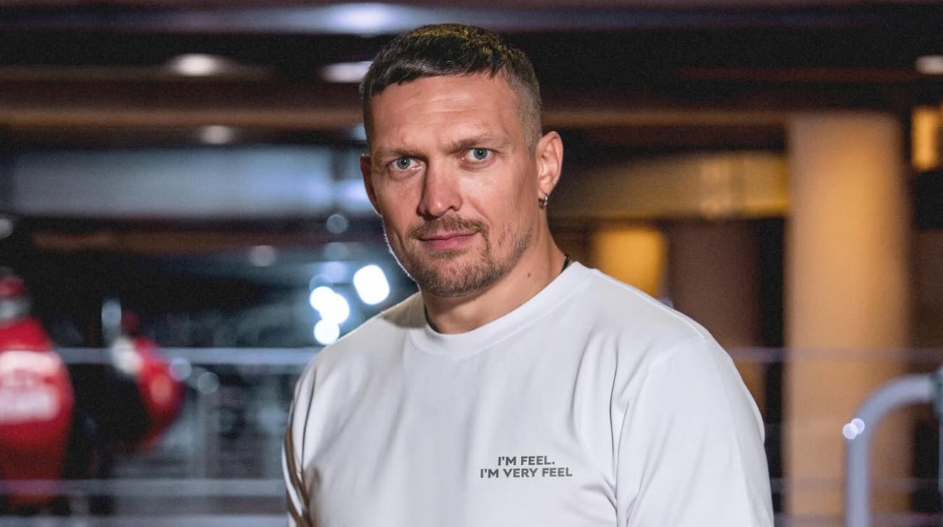 Закрився вдома і пив три дні горілку: Усик розповів, як пережив смерть батька