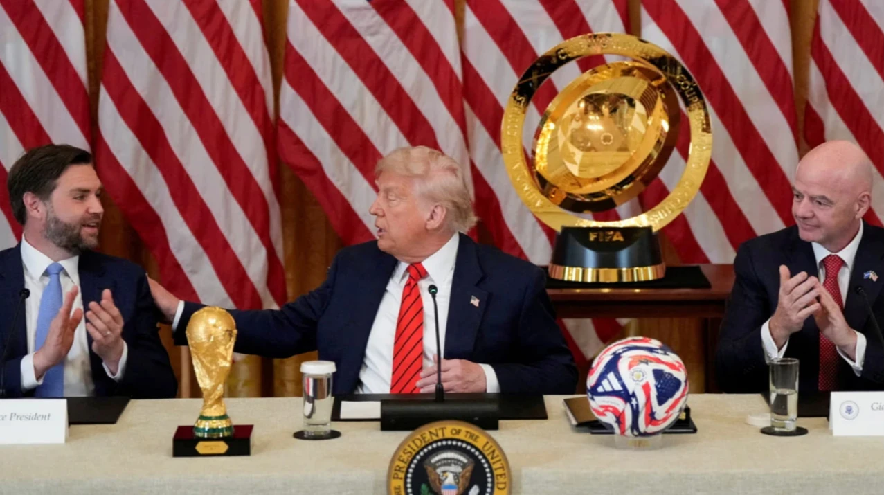 ФІФА хоче дозволити Трампу вручити трофей переможцям ЧС-2026, порушивши протокол – ЗМІ