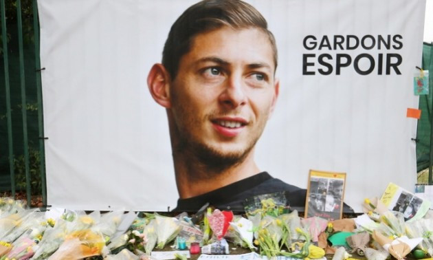 Рятувальники дістали тіло із затонулого літака в якому летів Сала