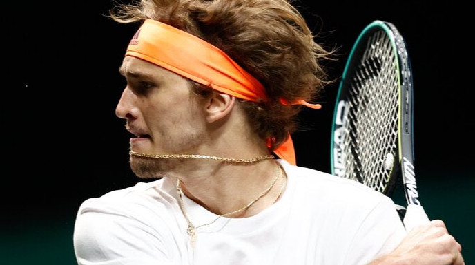 Зверев разобрался с Рублевым на старте Итогового турнира ATP